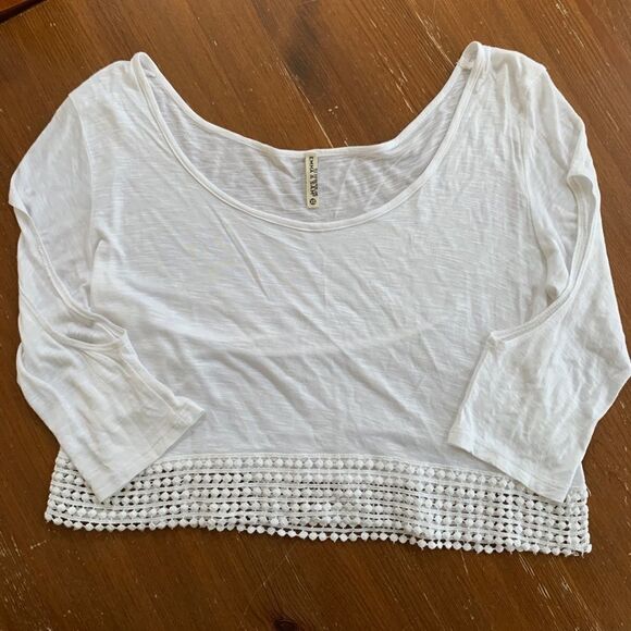 Emma & Sam white crop top - Picture 2 of 4